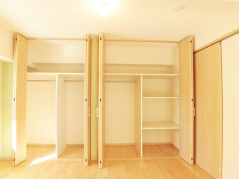 玄関を広々とした自転車も置ける開放的な空間に 渋谷区I様邸 玄関を広々とした自転車も置ける開放的な空間に 渋谷区I様邸